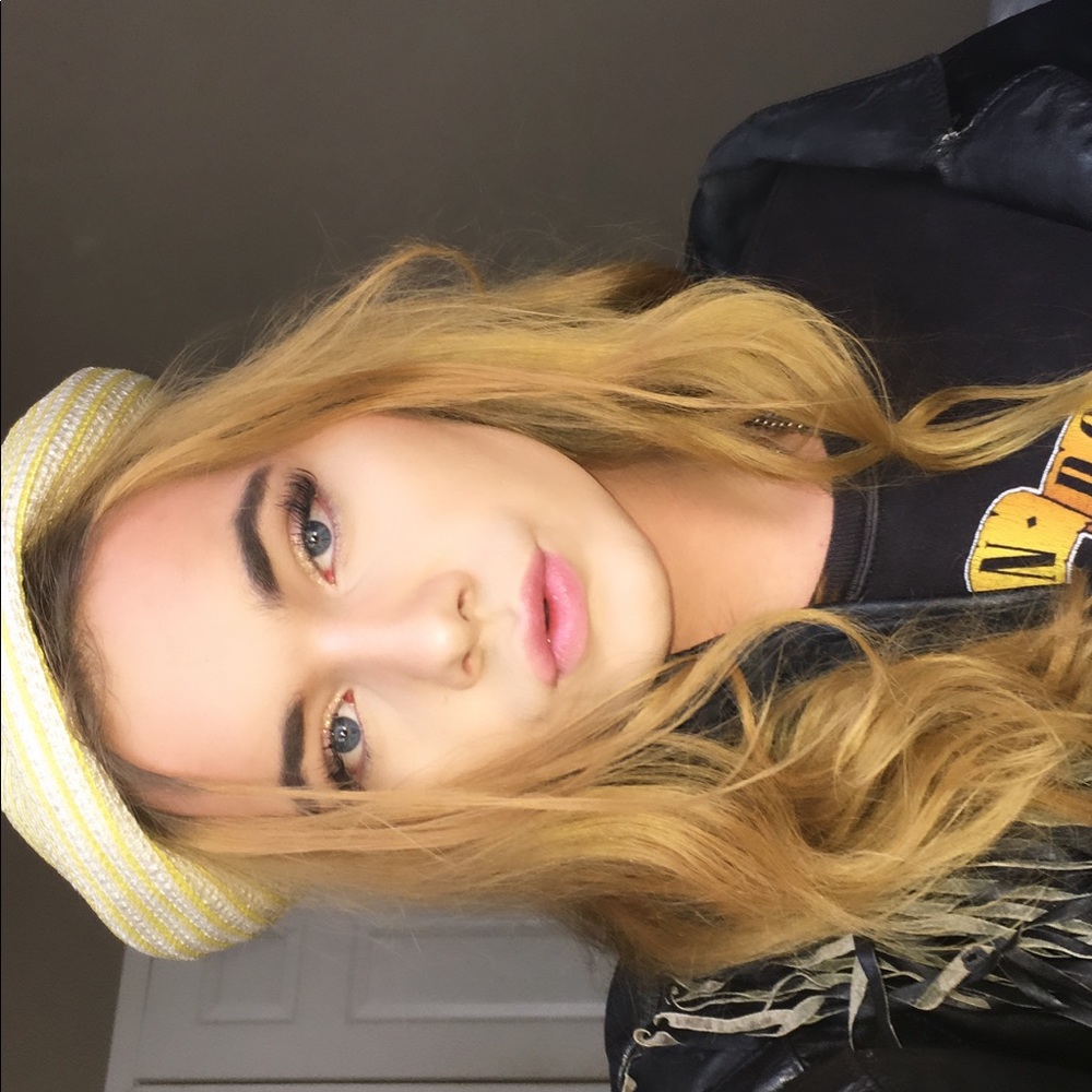 Meet your Posher, Jayde